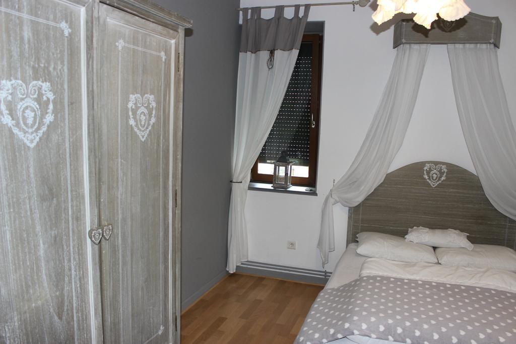 Gite Des 3 Chateaux Ribeauvillé Rom bilde